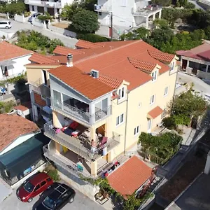 Apartment Mara