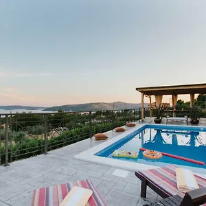 Capri House Ferienhaus Seget Vranjica